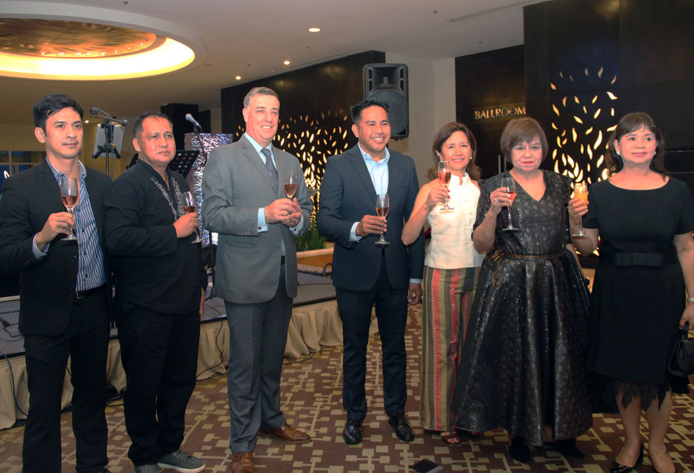 (from left) Taal Vista Hotel Marcom Head and one of the featured artists, Mr. Michael Anthony Sagaran, watercolor artist, Mr. Wilfredo Calderon, Taal Vista Hotel, General Manager Richard Gamlin, SMHCC Vice President for Business Development, Mr. Neil Rumbaoa, President of Nurture Wellness Village and art collector, Ms. Cathy Turvill, Sorrell Publishing Co. CEO, Ms. Victoria Mascetta and FC Group of Companies CEO and art collector, Dra. Rebecca Wata