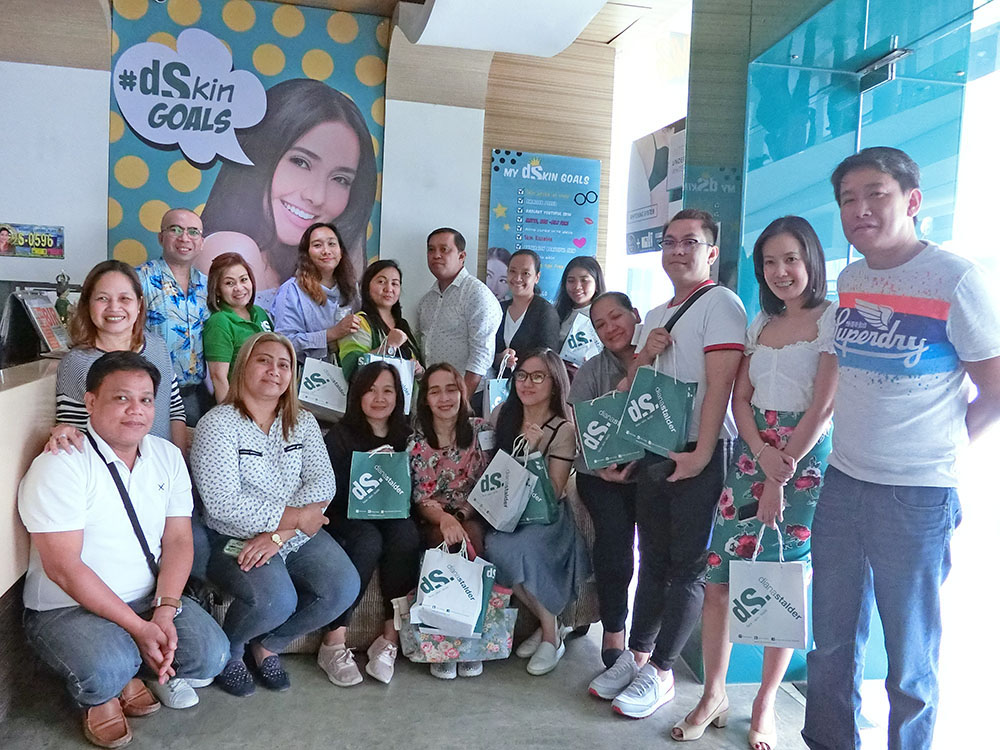 Media and Bloggers photo op with the President and CEO Dina Stalder for the Rainy Day Unli Warts Away July promo