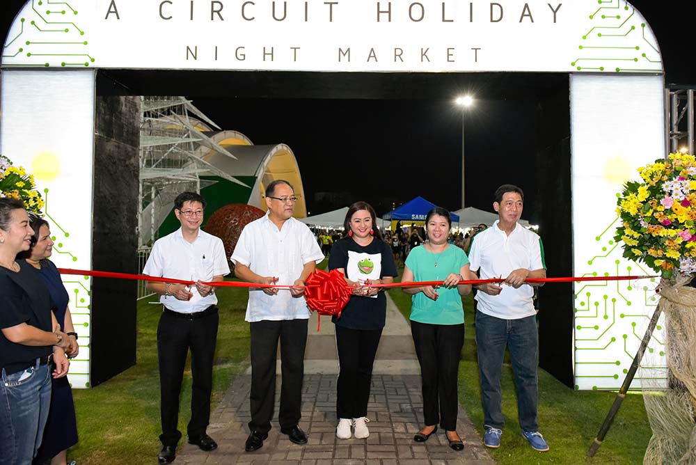 The official ribbon cutting ceremony was led by Alveo Land Corporation President Robert Lao, PRCI Chairman Santiago Cua Jr., Tintin Bersola – Babao, Ayala Land Project Development Head, Strategic Landbank Management – Makati Shiella Aguilar and Carmona Barangay Administrator Liberato Layug.