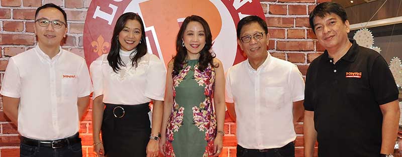 L-R: Kuya J Group chairman Lowell Yu, Robinsons Land Corporation vice president of corporate lease Jing Laiz, senior vice president and business unit general manager for commercial centers Arlene Magtibay, Kuya J Group president Winglip Chang and COO Gretz Rivera