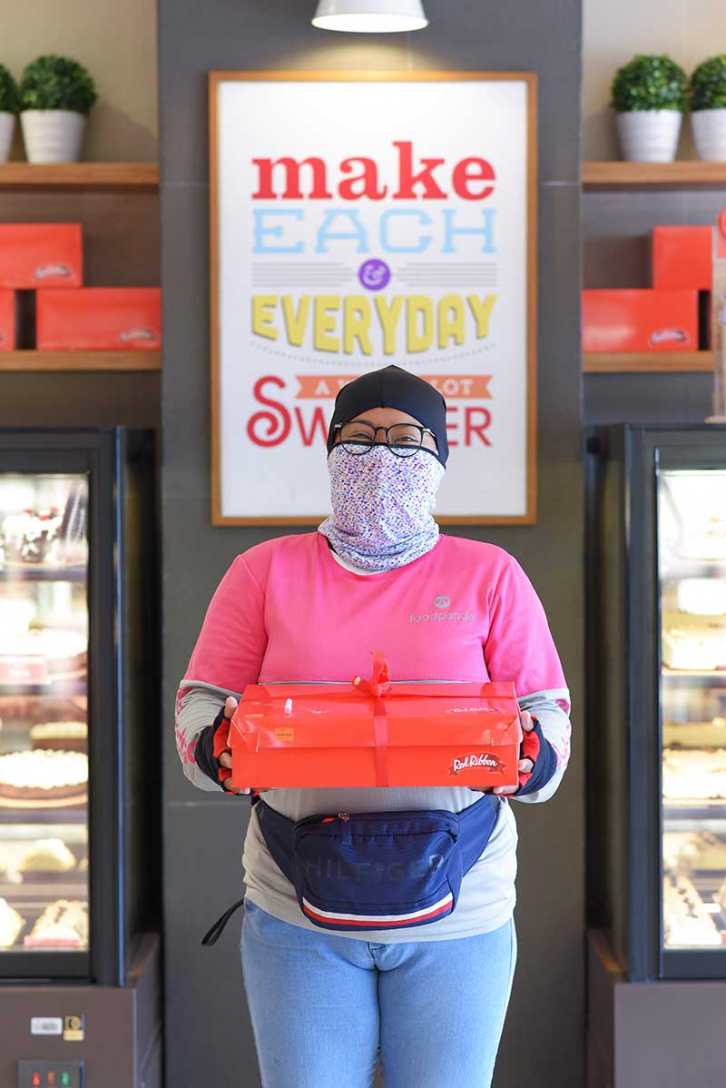 Red Ribbon honors and appreciates mom-frontliners with a sweet Mother’s ...